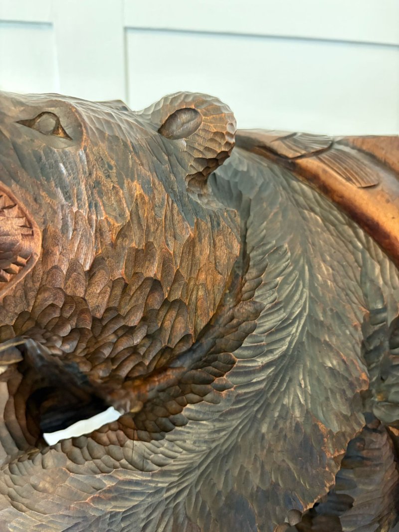 Large Antique Edwardian Quality Carved Linden Wood Japanese Bear Carrying a Fish - Image 11